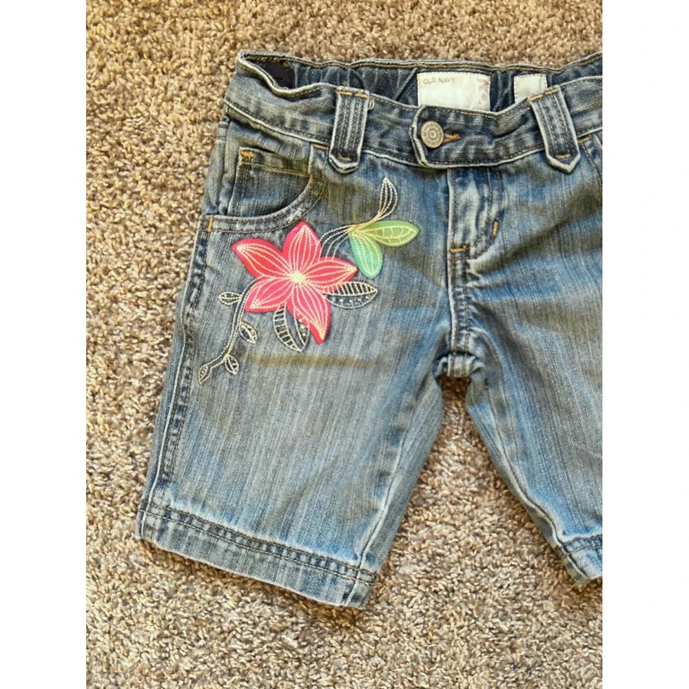 Old Navy Girls Blue Denim Floral Embroidered Shorts I Light Wash I Size 7